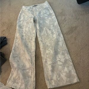 Hollister Cream Low-Rise Baggy Pants